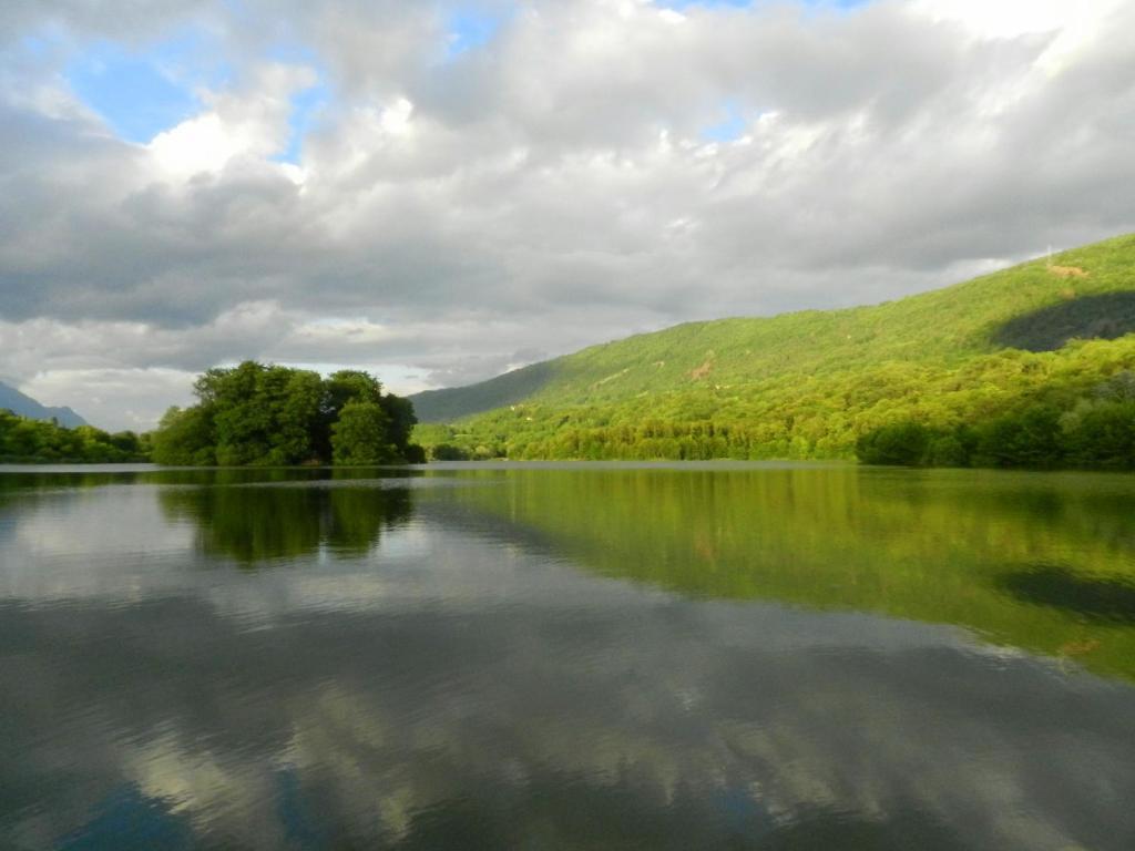 Gite Les Platanes Sainte-Helene-du-Lac Dış mekan fotoğraf