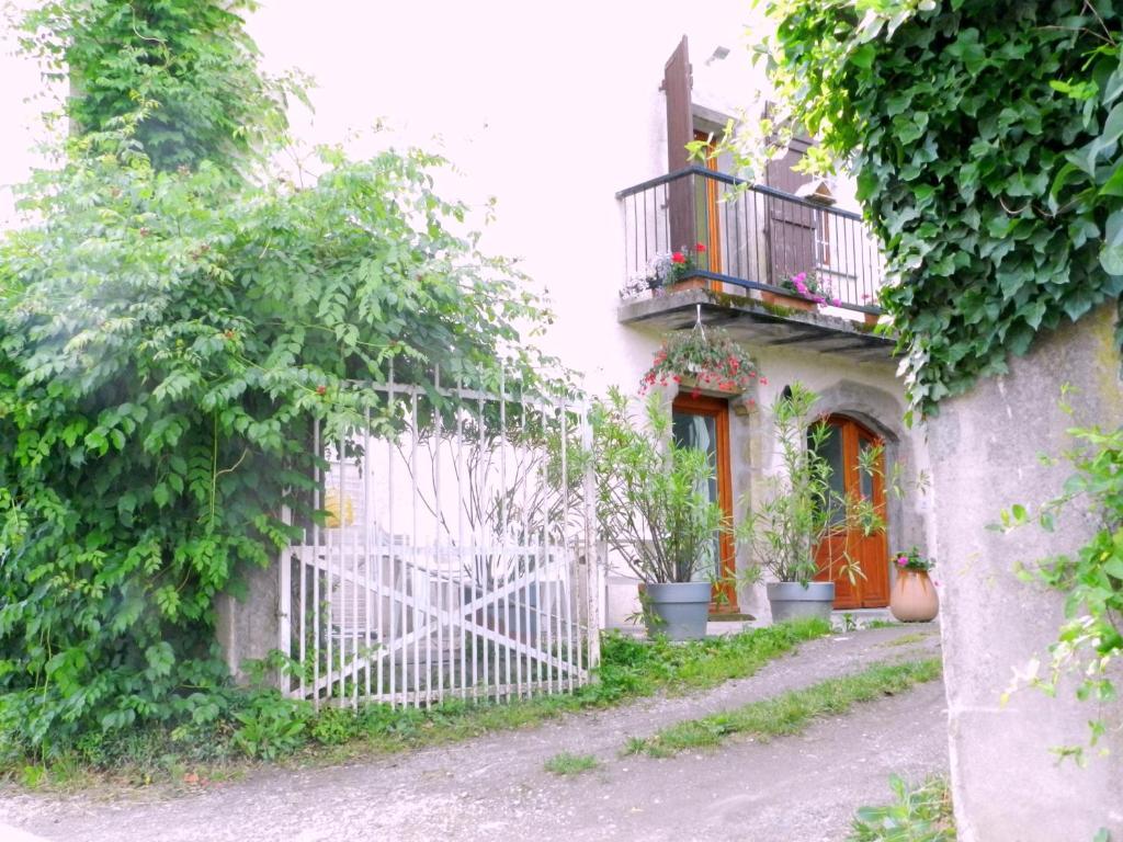 Gite Les Platanes Sainte-Helene-du-Lac Dış mekan fotoğraf